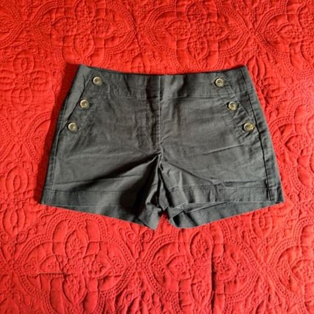 LOFT Black Shorts with Buttons on Front Pockets Size 6P